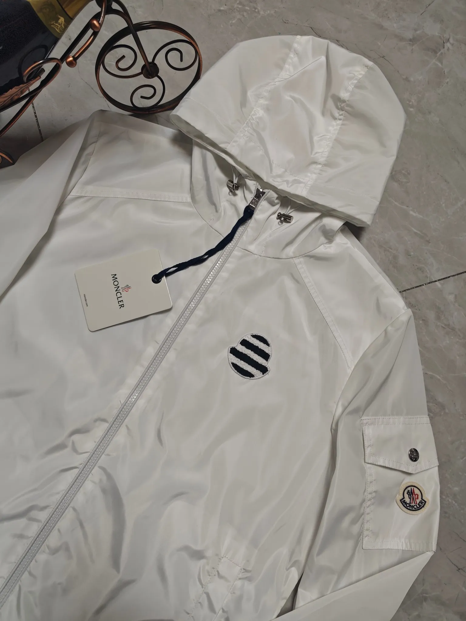 Moncler Classic ； ， LOGO ， ：Black，White， Navy Blue Sizes：1．2．3．4．5，〈M 3XL